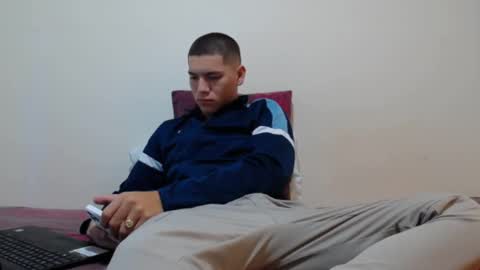 Snapshot of thiago_hot_boy chatting on 12.16.24 Thiago independent model online show from 12.16.24