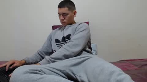 Snapshot of thiago_hot_boy chatting on 12.27.24 Thiago independent model online show from 12.27.24