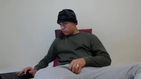 Snapshot of thiago_hot_boy chatting on 01.05.25 Thiago independent model online show from 01.05.25