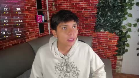 Snapshot of thiago_kozak chatting on 04.25.26 thiago online show from 04.25.26