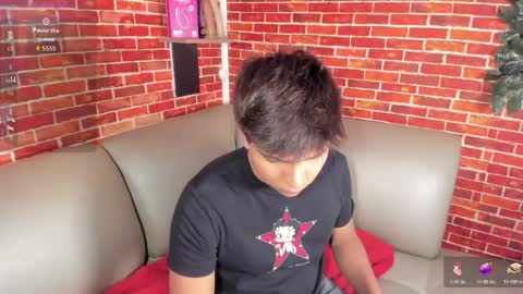 Snapshot of thiago_kozak chatting on 04.27.26 thiago online show from 04.27.26