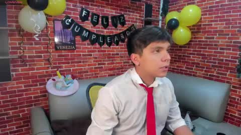 Snapshot of thiago_kozak chatting on 05.26.26 thiago online show from 05.26.26