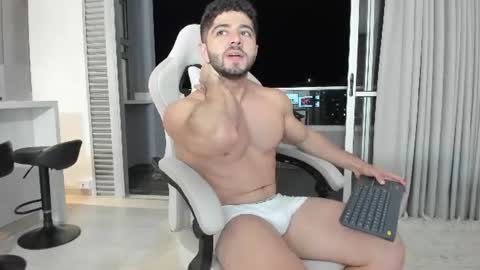 Snapshot of thiago_moretti chatting on 06.17.26 THIAGO online show from 06.17.26