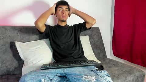 Snapshot of thiago_ortizz chatting on 04.07.26 Thiago online show from 04.07.26