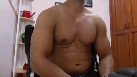 Snapshot of thiago_summers chatting on 12.30.24 Thiago Summers online show from 12.30.24