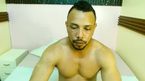 Snapshot of thiago_summers chatting on 11.17.25 Thiago Summers online show from 11.17.25