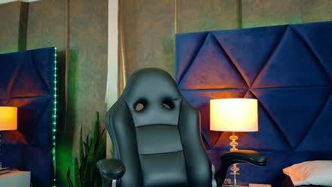 Snapshot of thiagoferrer_ chatting on 05.19.26 T H I A G O online show from 05.19.26