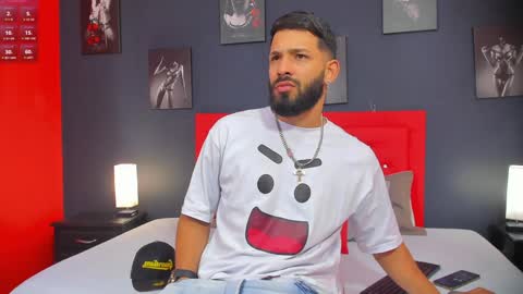 Snapshot of thiagomez17 chatting on 12.03.24 Thia Gomez online show from 12.03.24