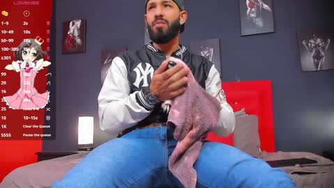 Snapshot of thiagomez17 chatting on 12.05.24 Thia Gomez online show from 12.05.24