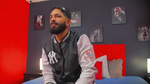 Snapshot of thiagomez17 chatting on 12.11.24 Thia Gomez online show from 12.11.24