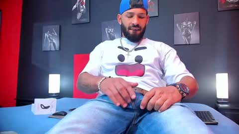 Snapshot of thiagomez17 chatting on 01.17.25 Thia Gomez online show from 01.17.25