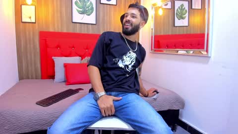 Snapshot of thiagomez17 chatting on 01.23.25 Thia Gomez online show from 01.23.25