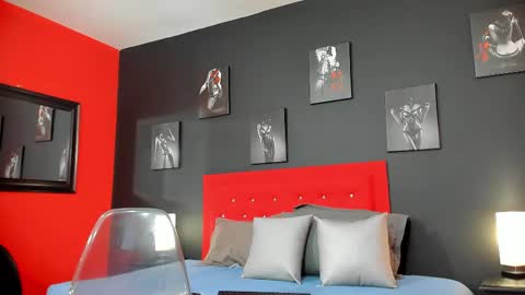 Snapshot of thiagomez17 chatting on 02.22.25 Thia Gomez online show from 02.22.25