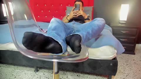 Snapshot of thiagomez17 chatting on 09.26.25 Thia Gomez online show from 09.26.25