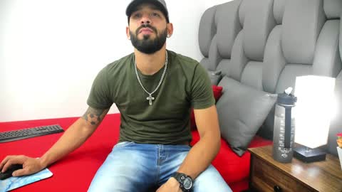 Thia Gomez online show from 03.31.26