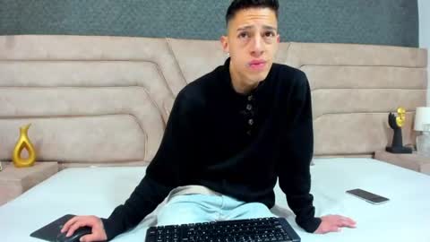 Snapshot of thiagos19 chatting on 06.16.26 Thiago online show from 06.16.26