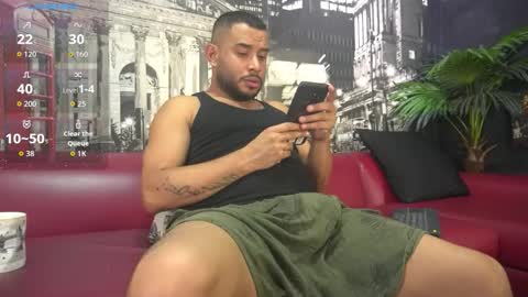 Snapshot of thiagoxbig chatting on 10.22.25 thiagoxbig online show from 10.22.25