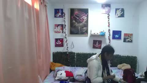 Snapshot of thiana_horny chatting on 06.18.26 thiana_horny online show from 06.18.26