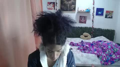 Snapshot of thiana_horny chatting on 06.20.26 thiana_horny online show from 06.20.26
