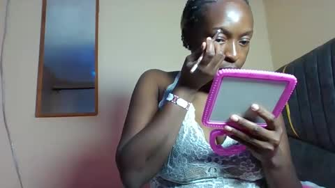 thick_booby83 online show from 04.09.26