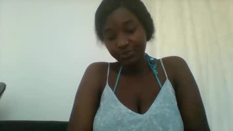 Snapshot of thick_eviey chatting on 09.22.25 love online show from 09.22.25