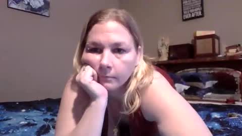 Snapshot of thickblonde_92 chatting on 05.11.26 thickblonde_92 online show from 05.11.26
