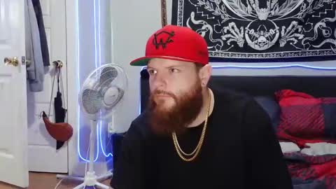 Snapshot of thickhandsomeman chatting on 12.13.24 ThickHandsomeMan online show from 12.13.24