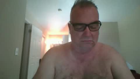 Snapshot of thickwhiteload chatting on 05.05.26 thickwhiteload online show from 05.05.26