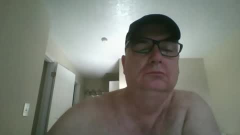 Snapshot of thickwhiteload chatting on 05.14.26 thickwhiteload online show from 05.14.26