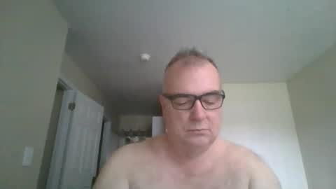 Snapshot of thickwhiteload chatting on 05.15.26 thickwhiteload online show from 05.15.26