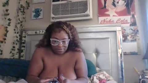 Snapshot of thickybreast chatting on 02.22.26 AlleyWhoo online show from 02.22.26