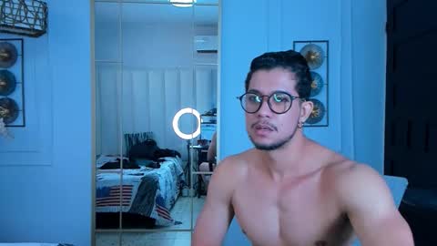 MICHAEL AND CRISS online show from 10.10.25