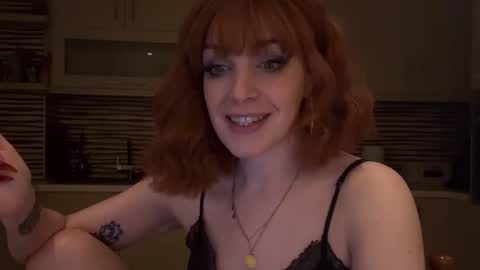 Sarra Rhies online show from 02.05.26