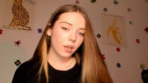 Amelia  shows on mondays fridays and sundays  if anything changes im giving updates on my fansly  online show from 10.05.25