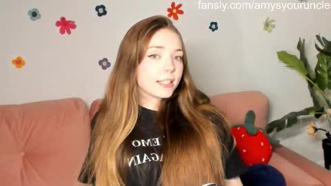 Snapshot of thisisamelia chatting on 04.10.26 Amelia shows on mondays fridays and sundays if anything changes im giving updates on my fansly online show from 04.10.26