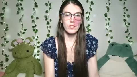 Snapshot of thistlefernsby chatting on 06.14.26 thistlefernsby online show from 06.14.26