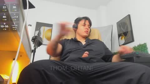 Snapshot of thom_ohtani chatting on 05.12.26 thom_ohtani online show from 05.12.26