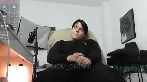 Snapshot of thom_ohtani chatting on 05.28.26 thom_ohtani online show from 05.28.26