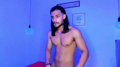 Snapshot of thomas__wayne chatting on 12.04.24 Thomas online show from 12.04.24