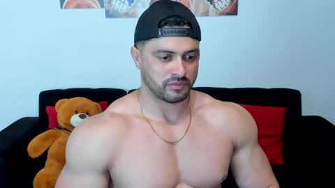 Snapshot of thomas_brandon chatting on 02.12.25 Thomas Brandon online show from 02.12.25