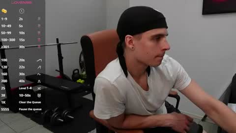 Snapshot of thomas_brons chatting on 07.15.26 THOMAS BRONS online show from 07.15.26