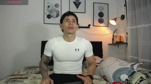 Snapshot of thomas_hot369 chatting on 04.07.26 thomas_hot369 online show from 04.07.26