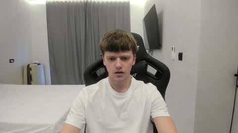 Snapshot of thomas_shelbivip chatting on 02.14.26 Tomas online show from 02.14.26