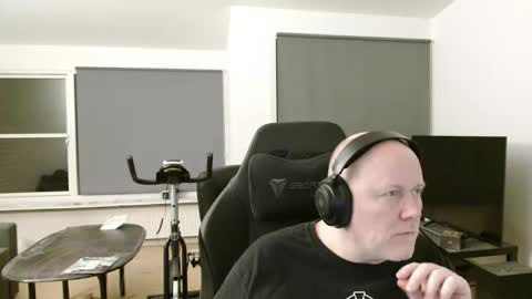 Snapshot of thomash32 chatting on 09.22.25 thomash32 online show from 09.22.25