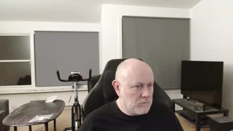 Snapshot of thomash32 chatting on 09.27.25 thomash32 online show from 09.27.25