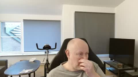 Snapshot of thomash32 chatting on 10.05.25 thomash32 online show from 10.05.25