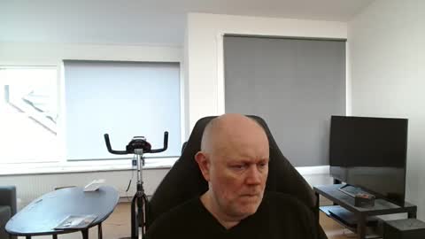 Snapshot of thomash32 chatting on 10.10.25 thomash32 online show from 10.10.25