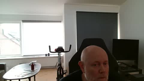 Snapshot of thomash32 chatting on 10.22.25 thomash32 online show from 10.22.25