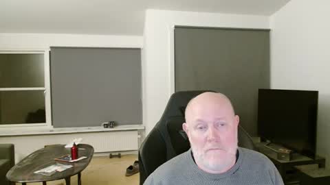 Snapshot of thomash32 chatting on 10.24.25 thomash32 online show from 10.24.25