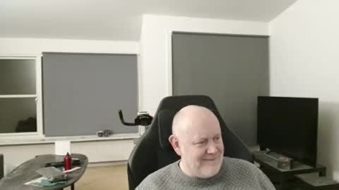 Snapshot of thomash32 chatting on 11.09.25 thomash32 online show from 11.09.25